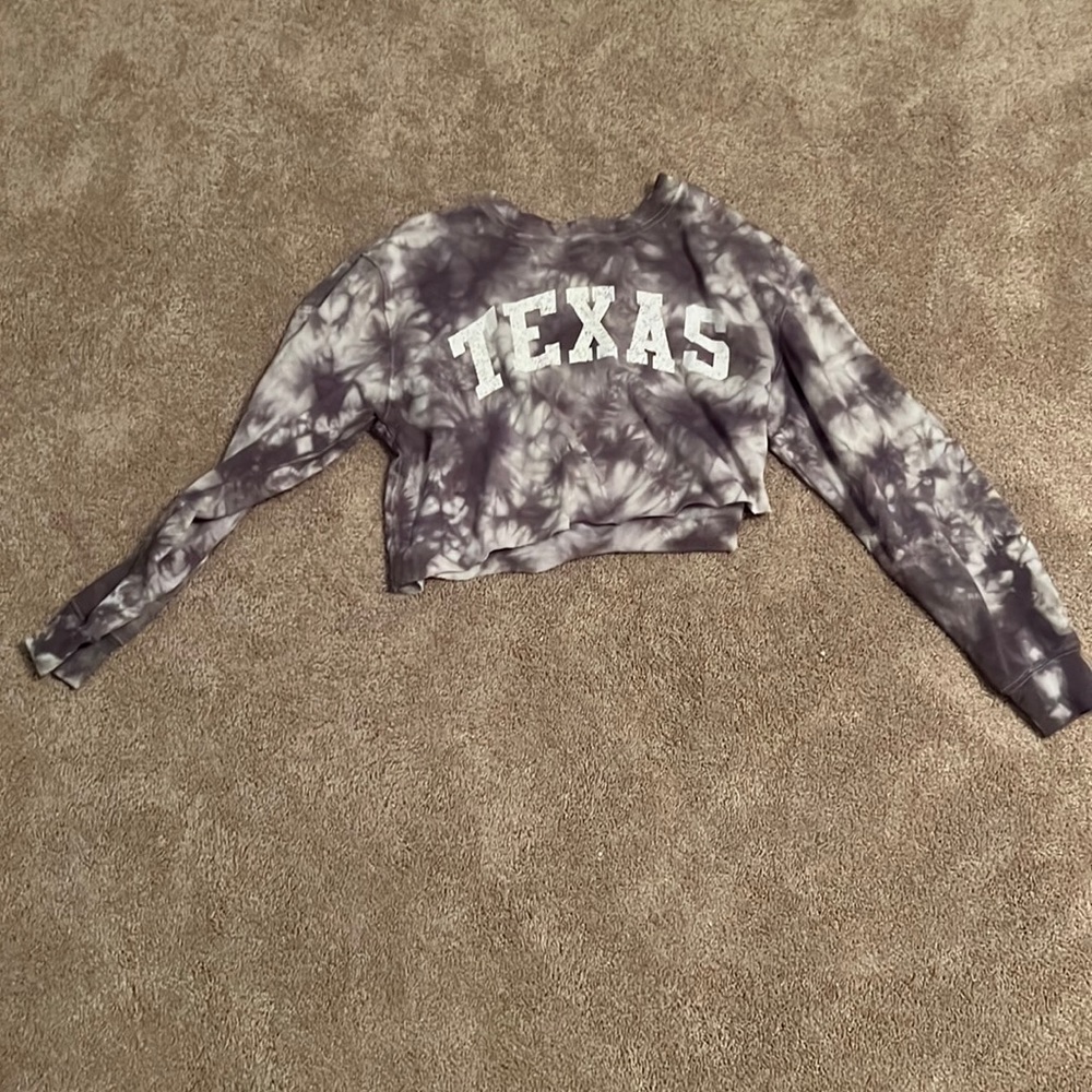 cropped crew neck